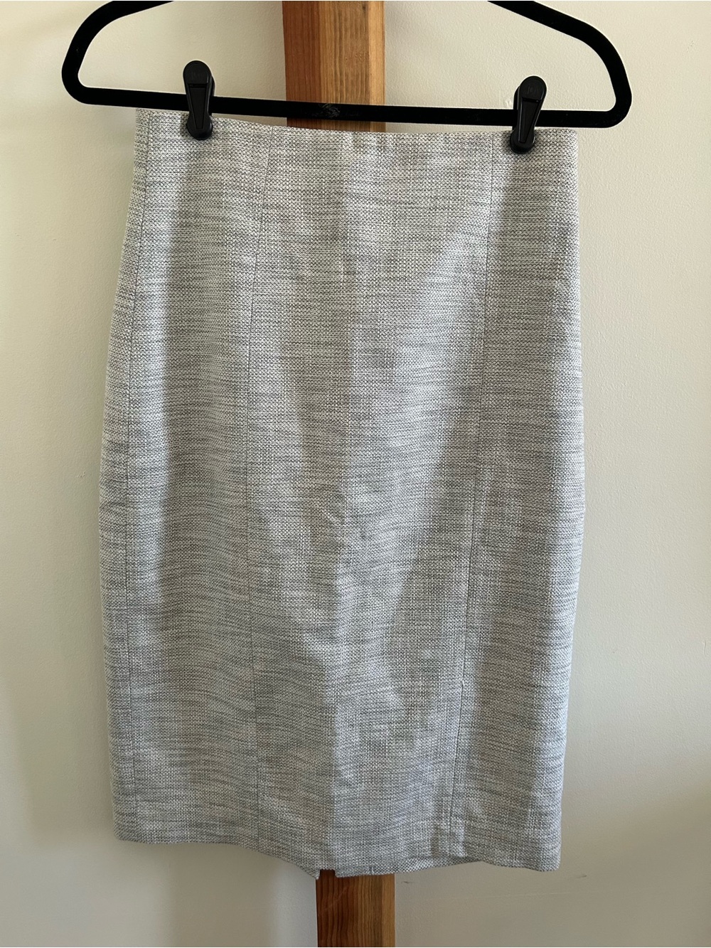 Banana Republic Light Gray Textured Pencil Skirt